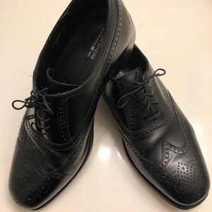 Florsheim Black Wingtip EUC 12M